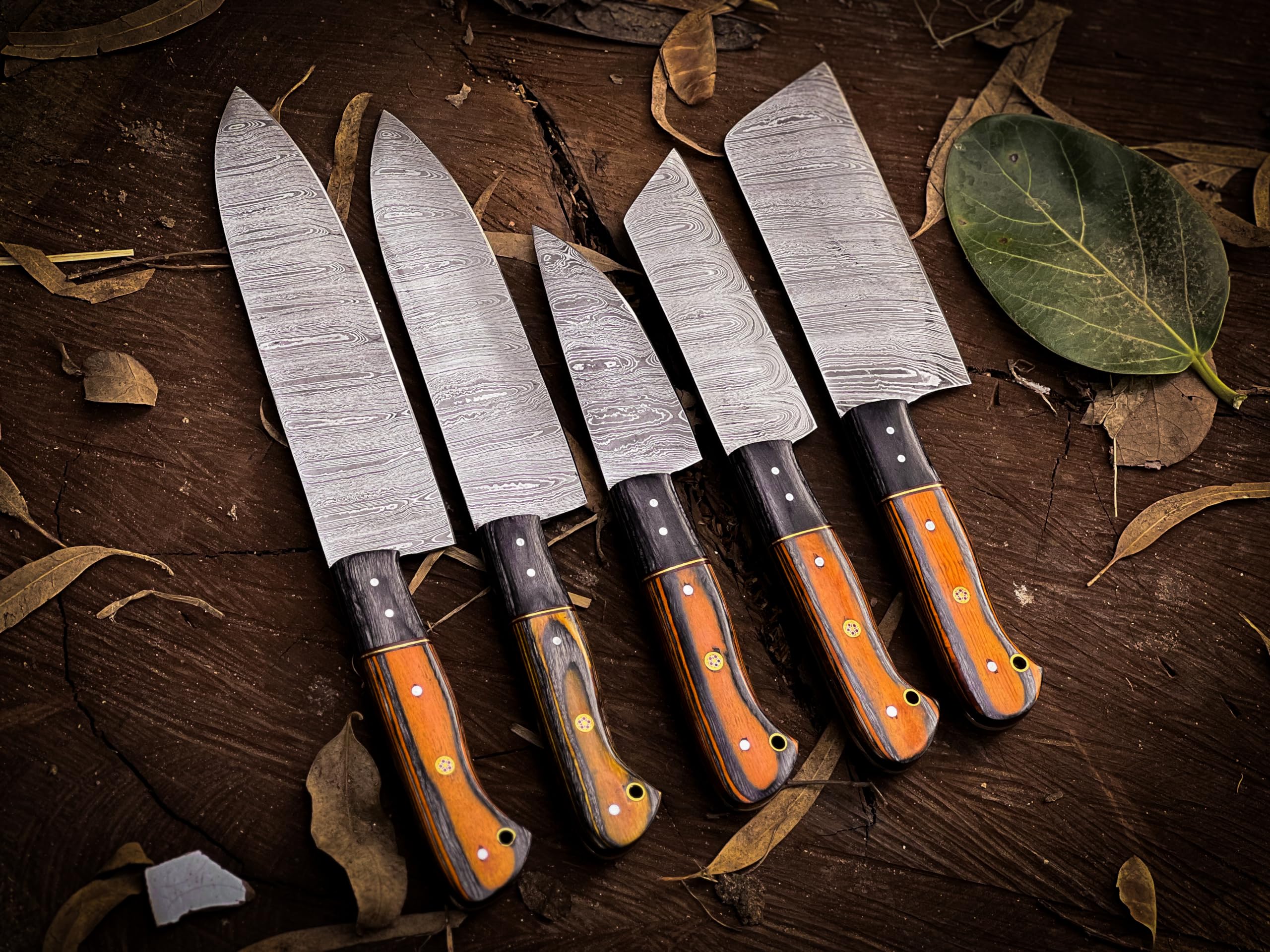 Premium Handcrafted Damascus Steel Culinary Collection: Exquisite Chef's Knives Set with Vibrant Wooden Handles and Protective Leather Roll-Up Storage Case